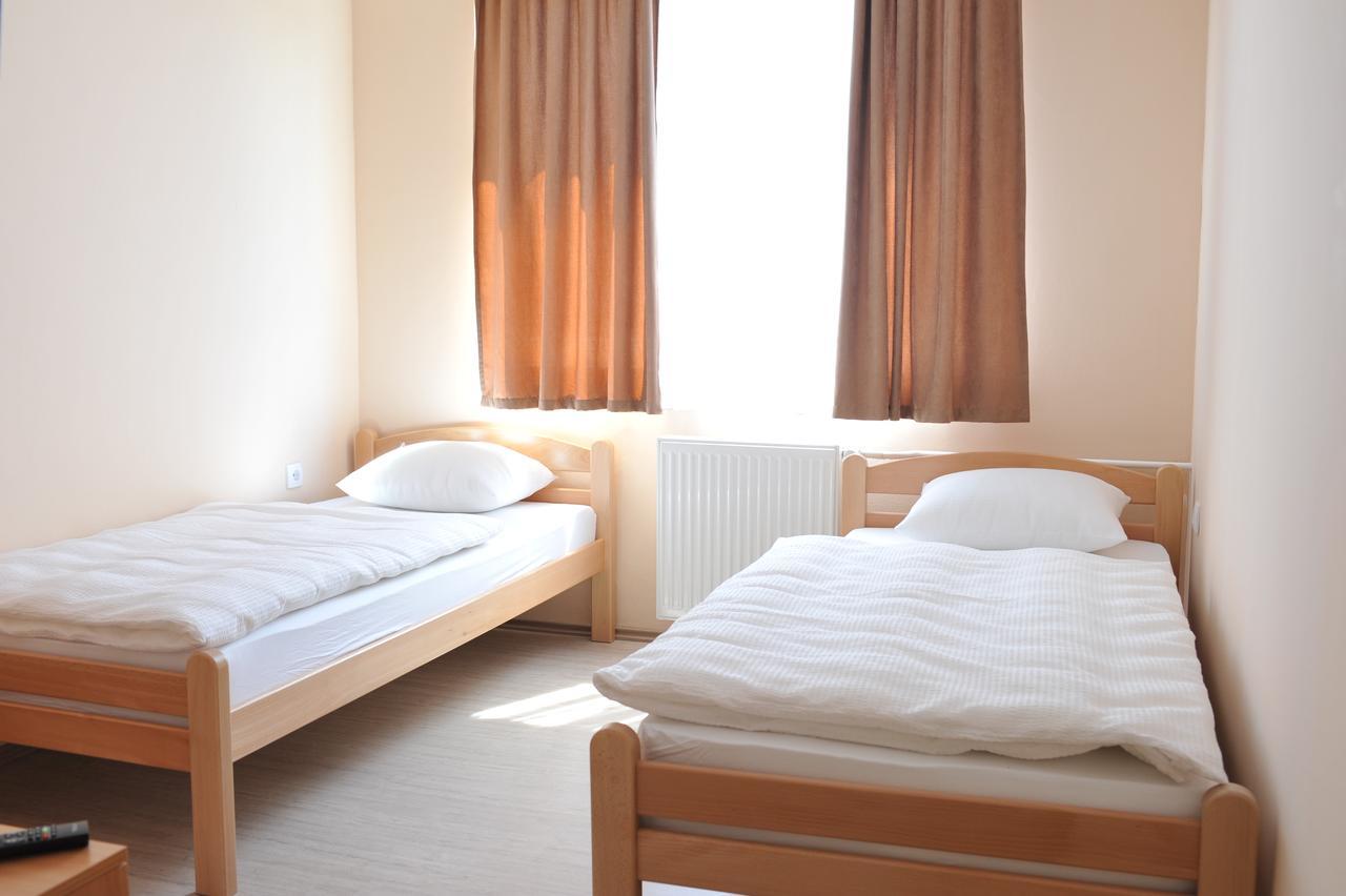 City Hostel Banja Luka Esterno foto
