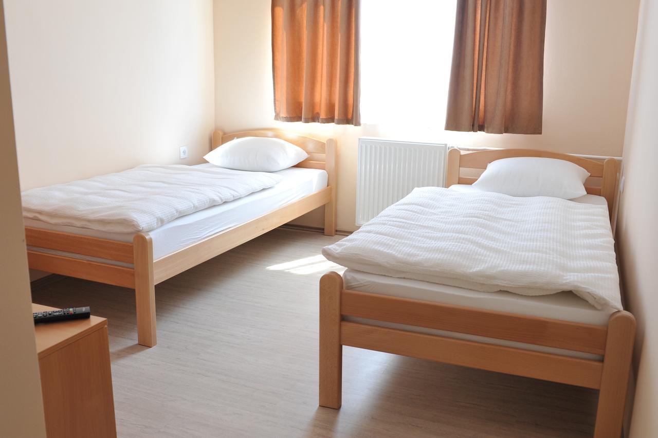 City Hostel Banja Luka Esterno foto