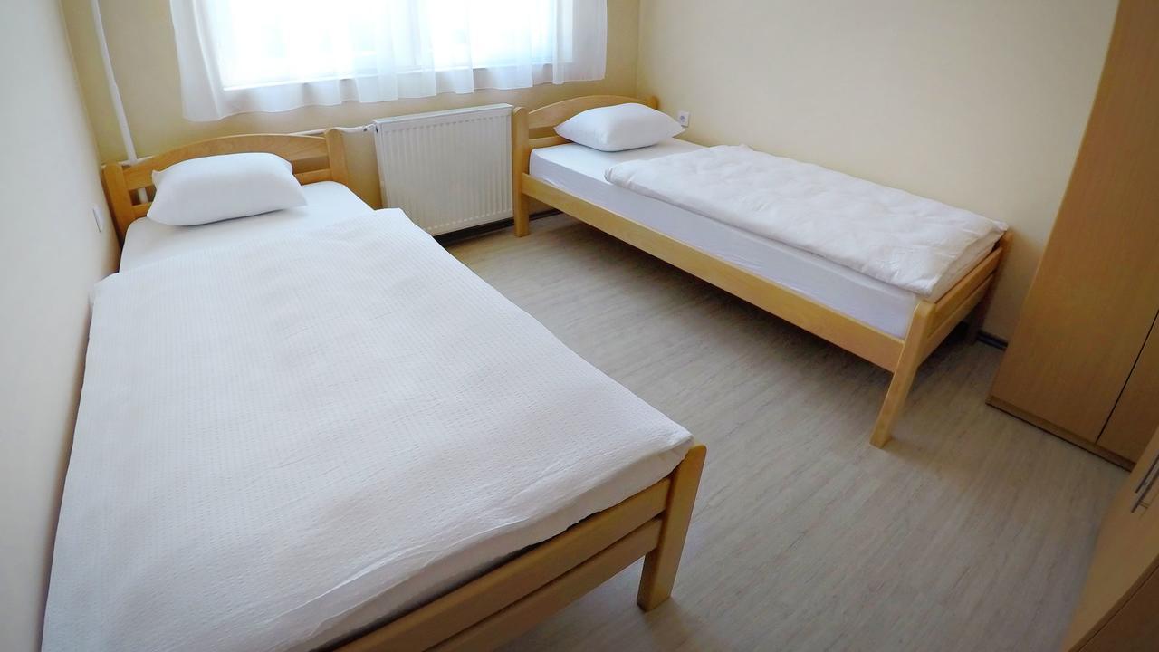 City Hostel Banja Luka Esterno foto