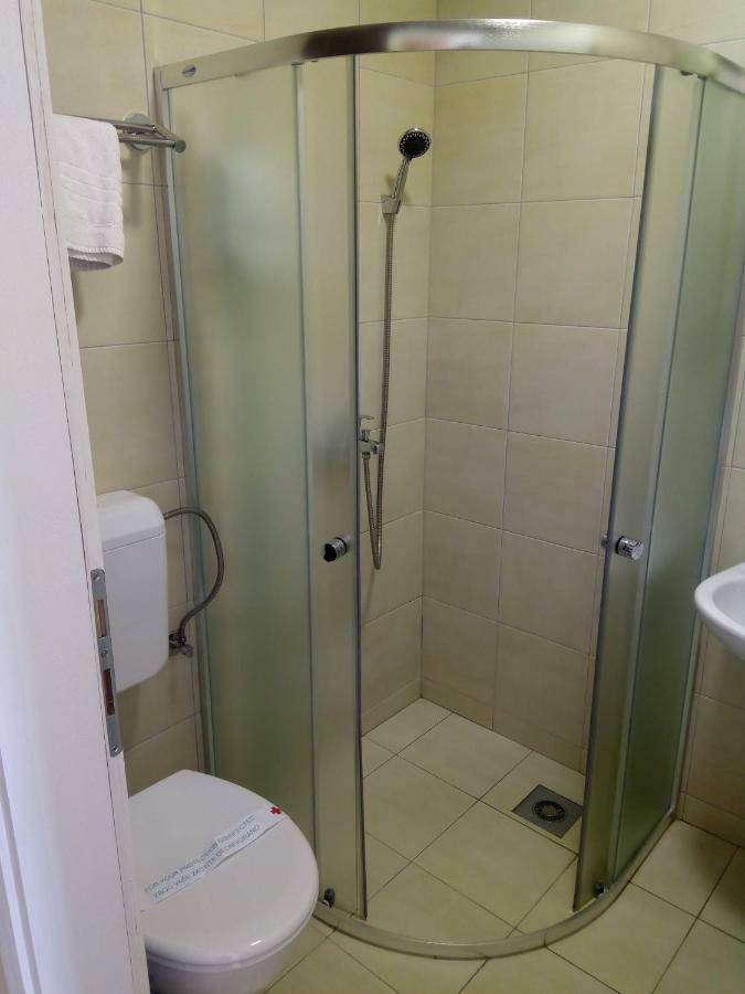 City Hostel Banja Luka Esterno foto